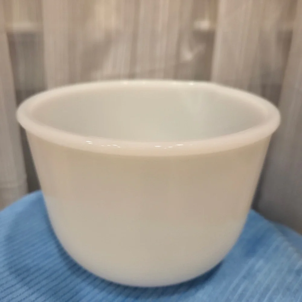 Vintage Glasbake for Sunbeam White Milk Glass Mixing Bowl with Spout 20 CJ